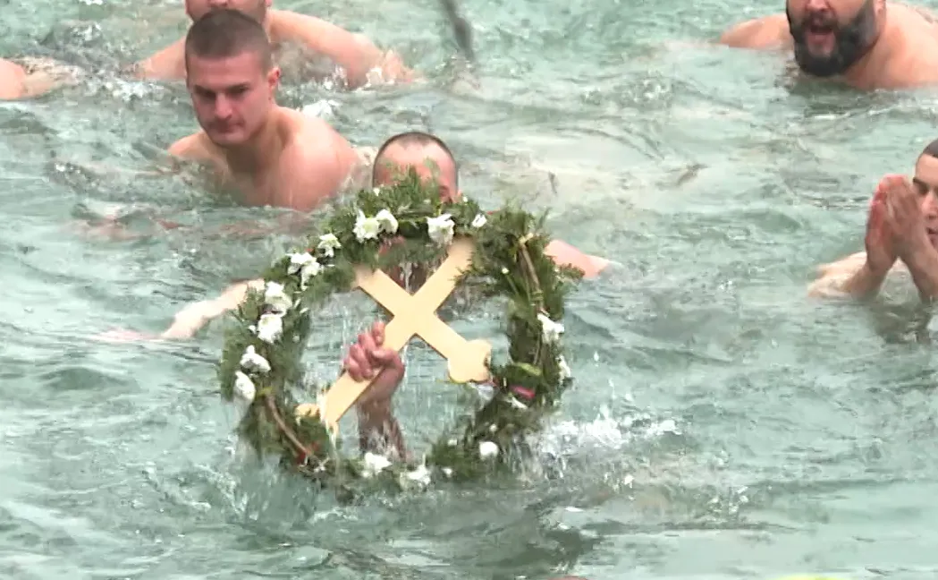 Povodom Bogojavljenja, plivanje za Časni krst održano širom Republike Srpske