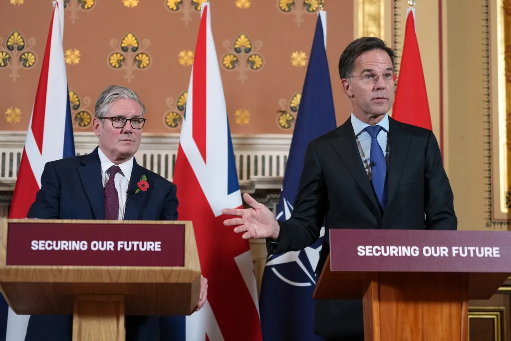 Britanski premijer i generalni sekretar NATO-a razgovarali o napretku u oblasti sigurnosti Arktika