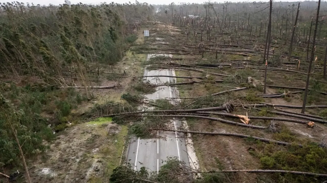Oluja Kristin u Portugalu odnijela četiri života, oko 200.000 potrošača ostalo bez struje