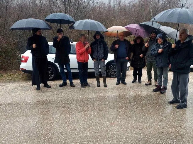 Sedmi dan blokade u Kutima kod Mostara, mještani brane privatnu zemlju od investitora