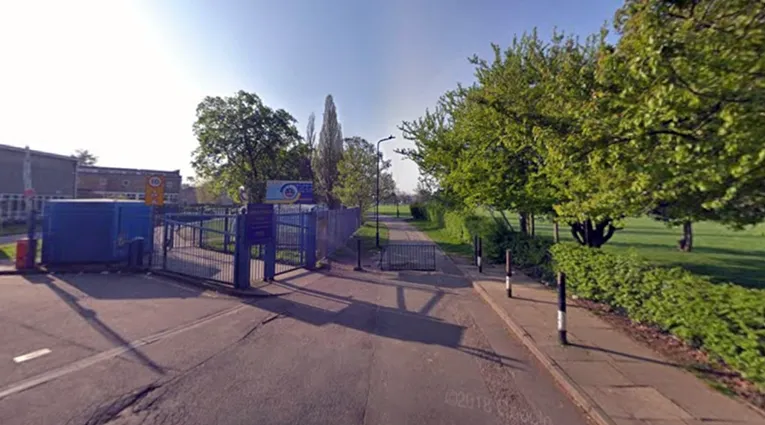 Dva dječaka izbodena nožem u školi u Londonu