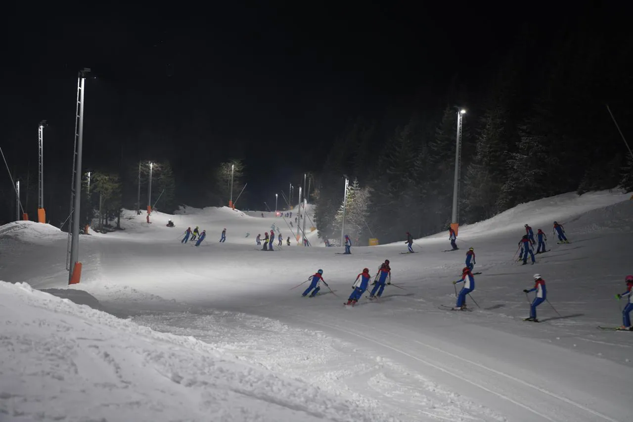 Na Jahorina zvanično otvoreno noćno skijanje na stazi Prača