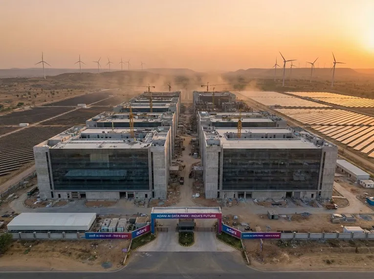 Indijski div najavljuje 100 milijardi dolara ulaganja u podatkovne centre za AI