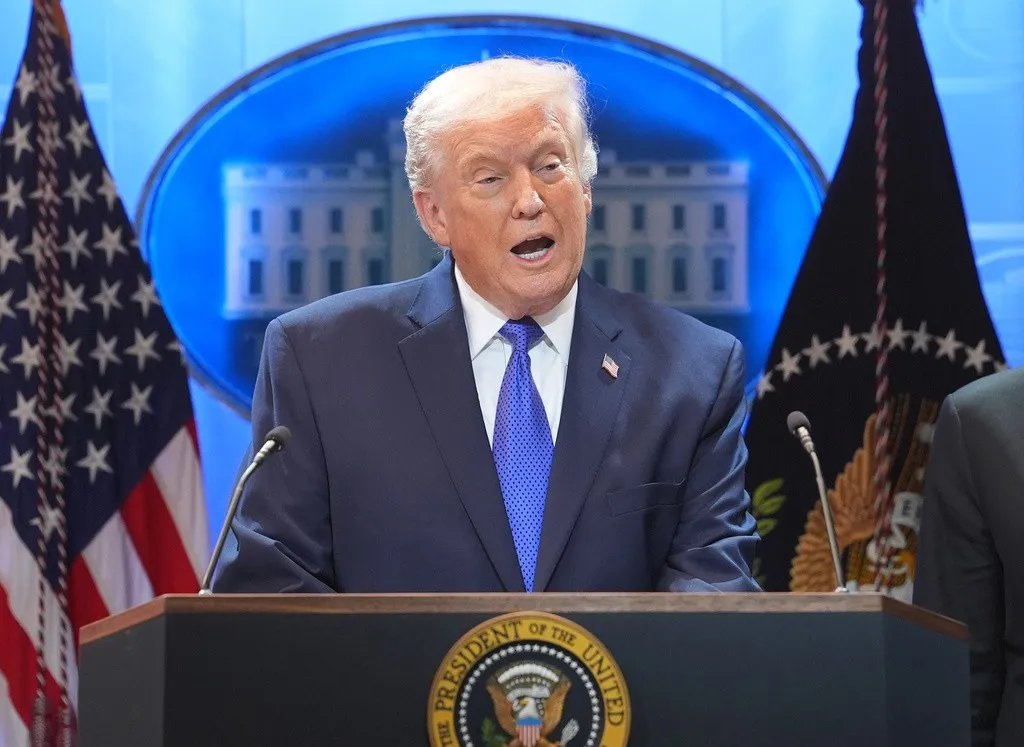 Više od pola Amerikanaca smatra da Trump prelako koristi vojnu silu