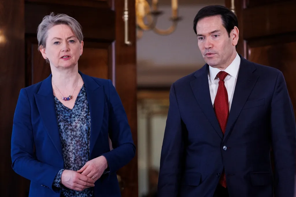 Velika Britanija na četvrtu godišnjicu rata uvela dosad najveće sankcije Rusiji