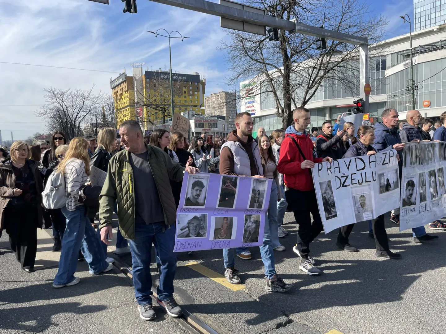 Osmi protest u Sarajevu: Građani traže transparentnu istragu i objavu odgovornih