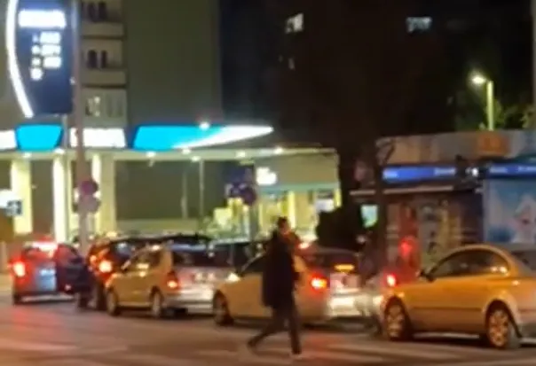 Cijene nafte globalno rastu, domaće tržište trenutno stabilno: Na pumpama u BiH primjetne gužve