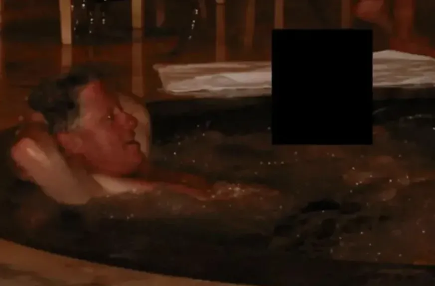 Clinton o fotografiji u hidromasažnoj kadi: Zadržao sam se samo pet minuta