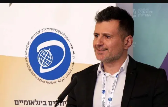 Maksić: Najrealniji scenario je da obje strane, nakon višesedmičnog sukoba, proglase pobjedu