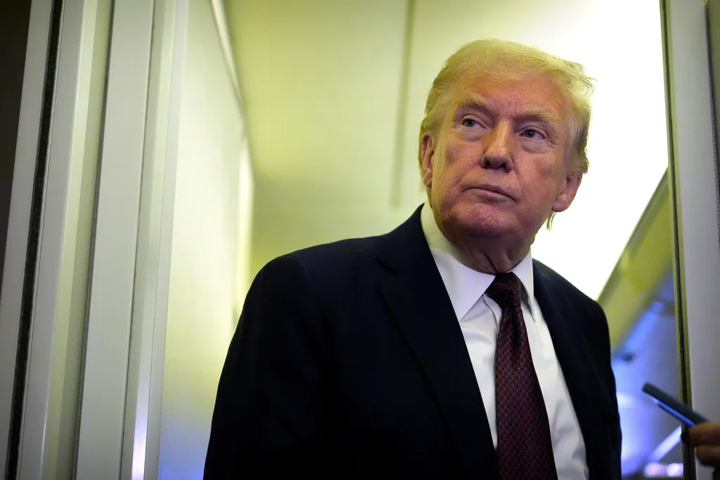 Trump: NATO se suočava s 'vrlo lošom' budućnošću ako ne pomogne u otvaranju Hormuškog moreuza