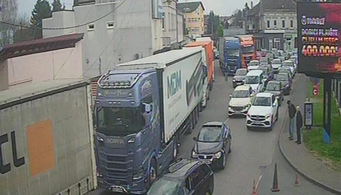 Višečasovna čekanja na više graničnih prelaza u BiH