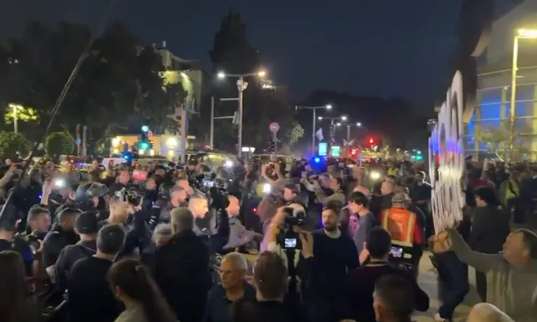 Protesti u Tel Avivu: "Netanyahu je najveća prijetnja postojanju Izraela"