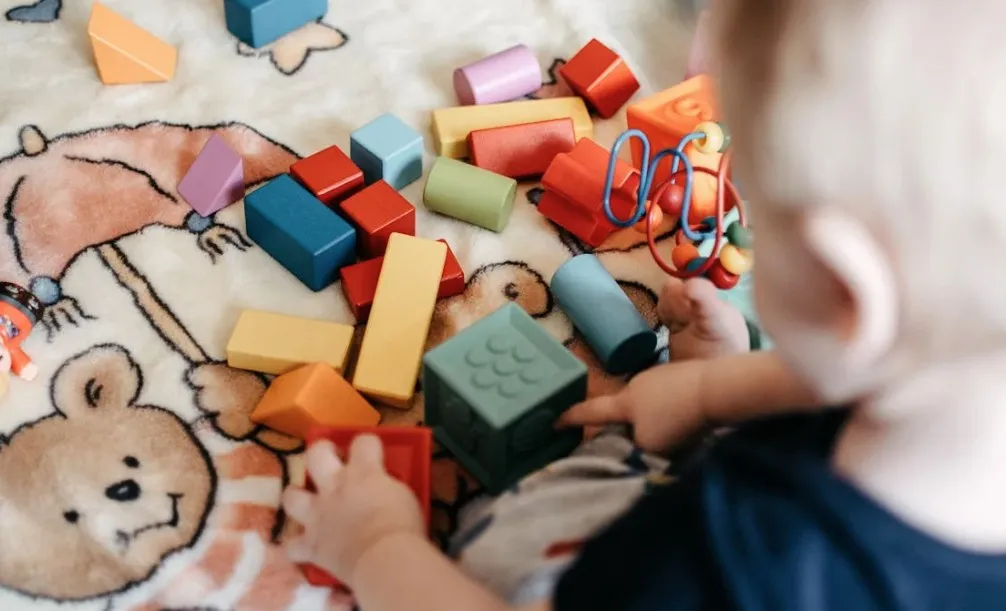 Grudni implantati, igračke za bebe, boje: Iznenađujući svakodnevni izvori mikroplastike