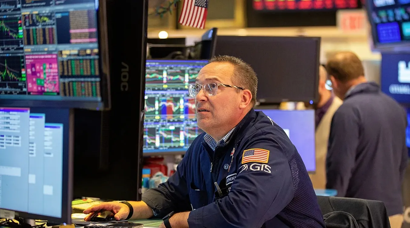 Cijena nafte ponovo skočila preko 97 dolara, dok tržišta razmatraju sumnje u prekid vatre