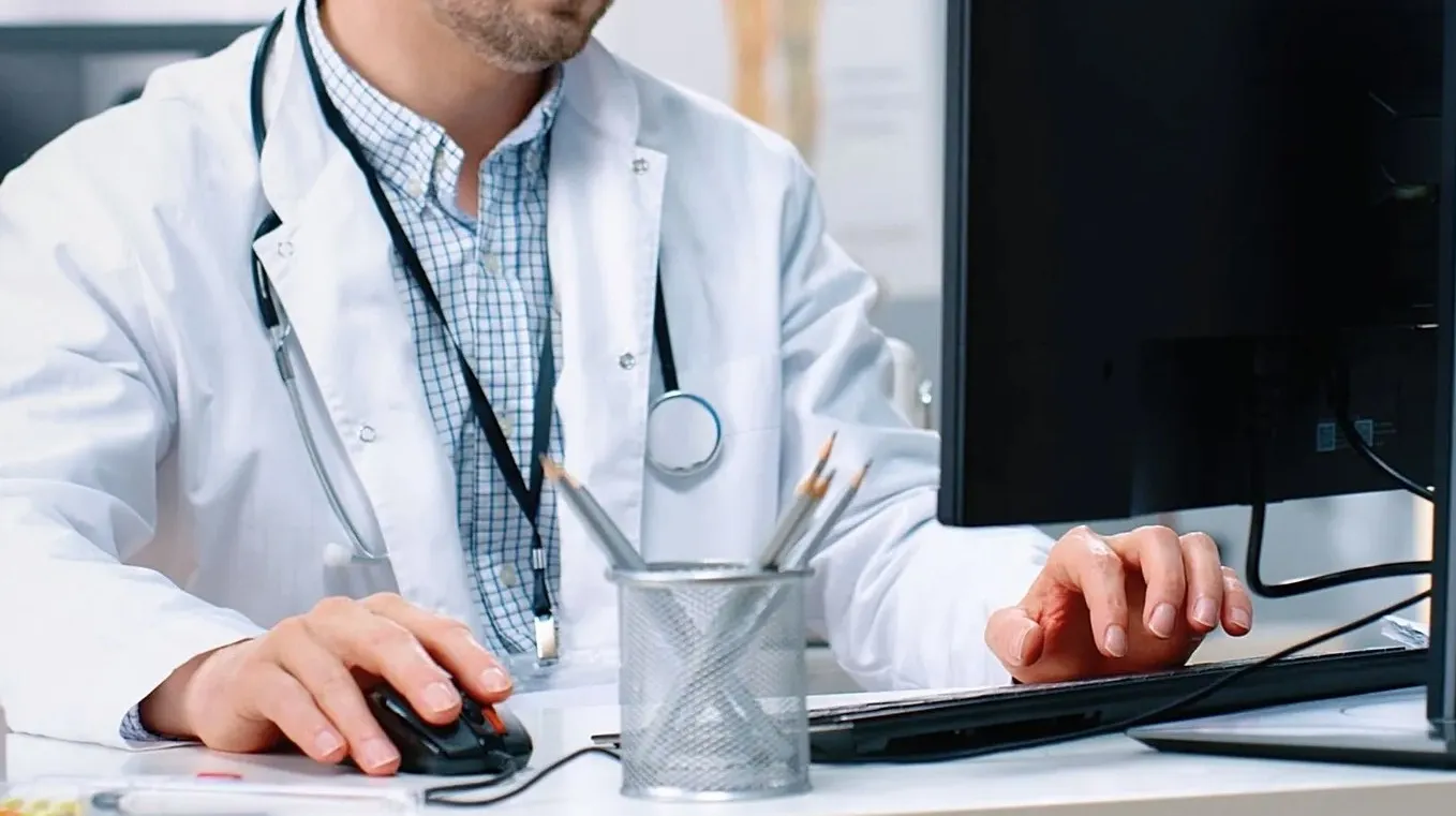 AI ne uspijeva u postavljanju početne dijagnoze kod više od 80% pacijenata, pokazuje studija