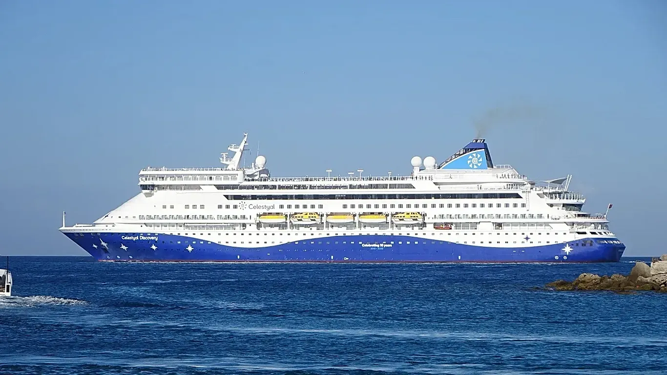 Prvi kruzer prošao kroz Hormuški moreuz nakon što je 47 dana bio usidren u Dubaiju