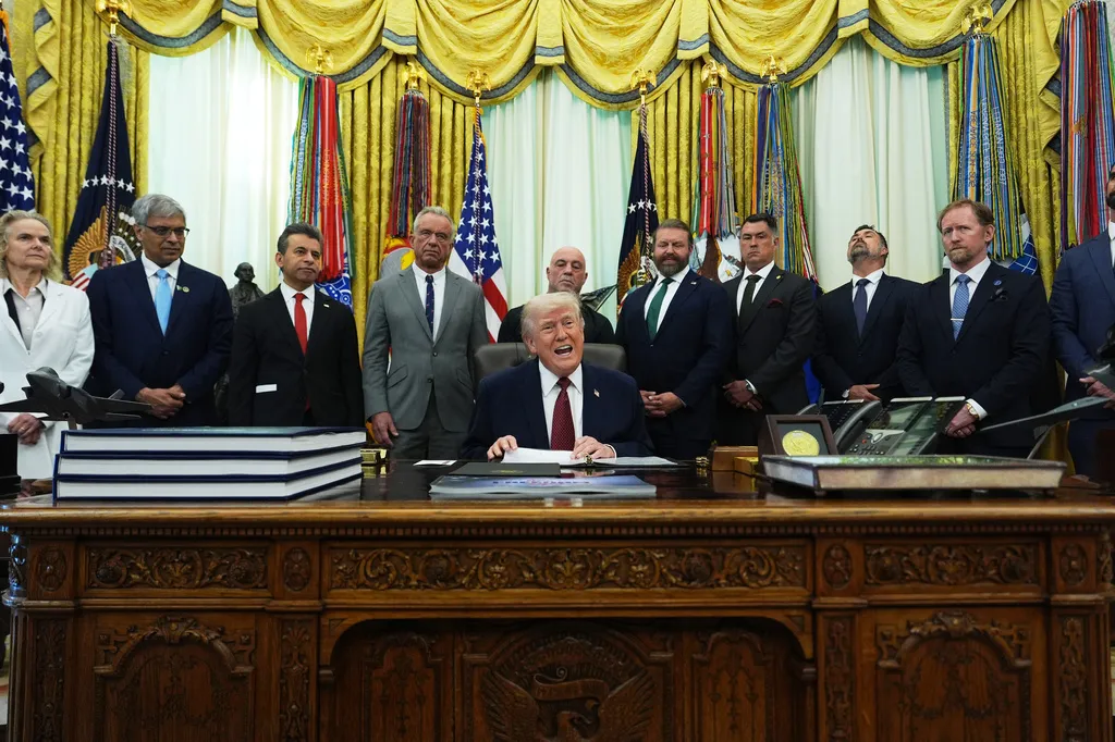 Trump: Iran se malo pravi pametan, ne mogu nas ucjenjivati; Teheran inisistira na taksama za brodove