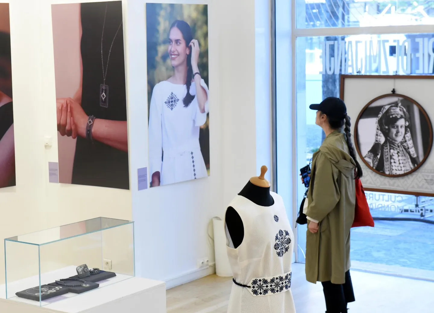 U Parizu otvorena izložba "Zmijanjski vez – svjetsko nematerijalno nasljeđe"