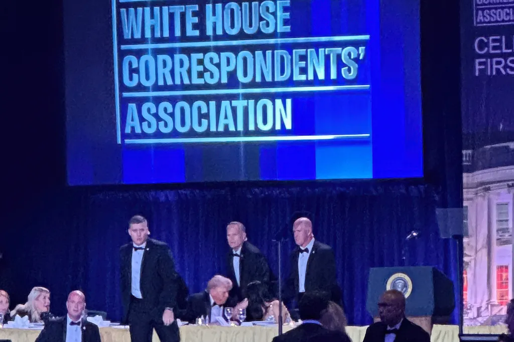 Napadač na Trampa koristio unutrašnje stepenište, predsjednik SAD kaže da nije zabrinut