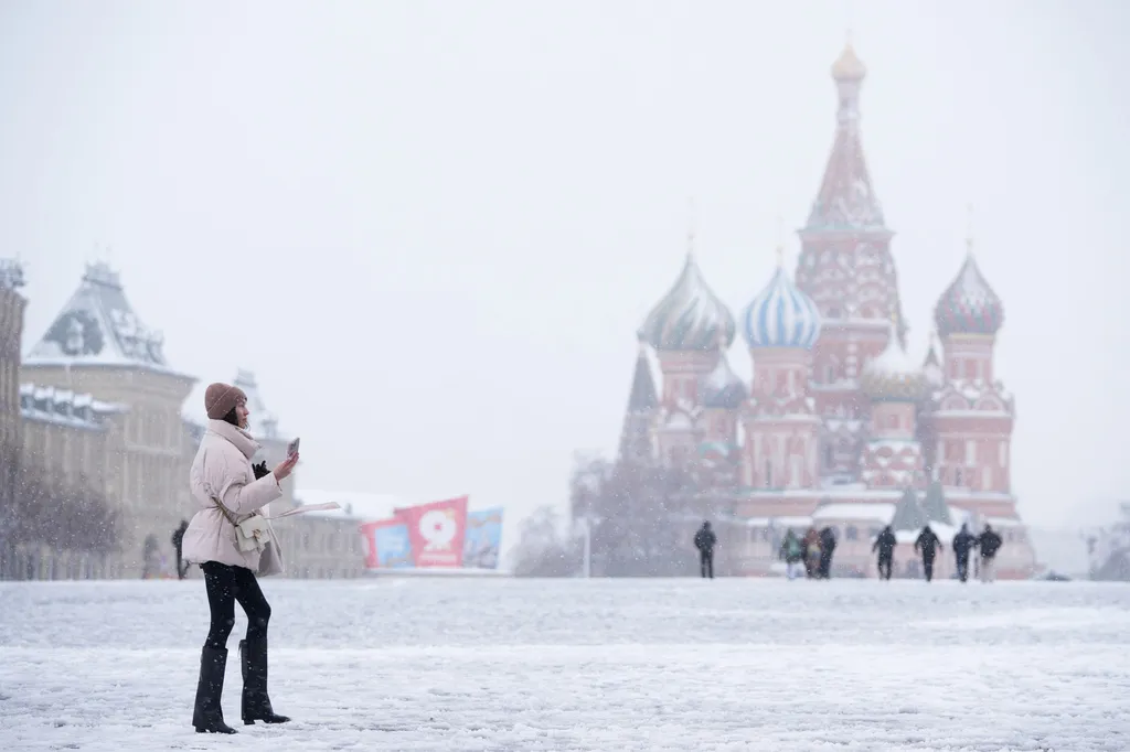 Rijetka proljetna snježna oluja pogodila Moskvu