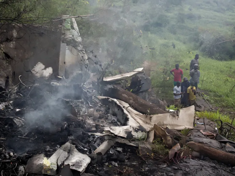 Pao avion u Sudanu, poginulo svih 15 ljudi na letu