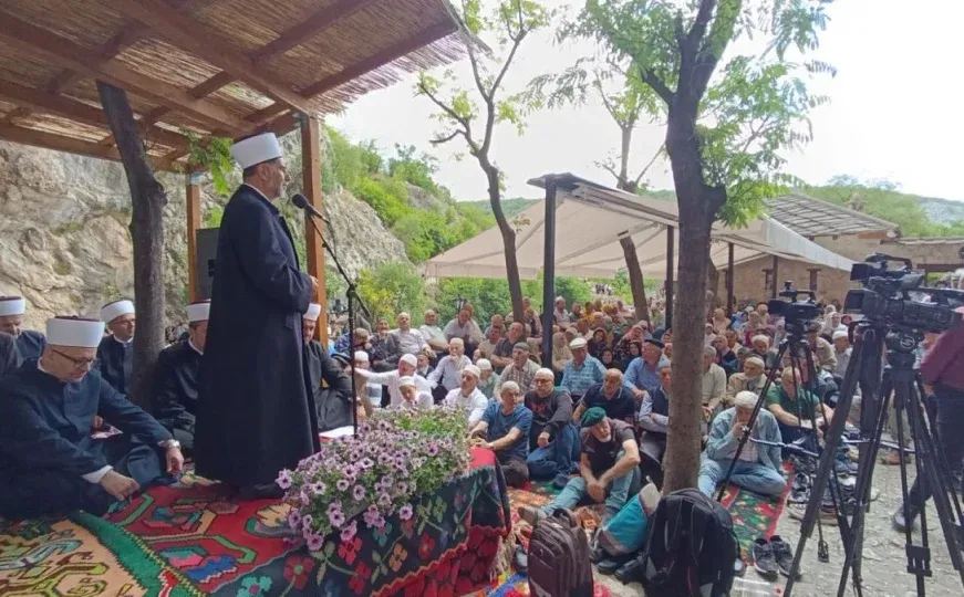 Blagaj okupio vjernike iz cijele BiH: Održan centralni program "Dana mevluda i zikra"