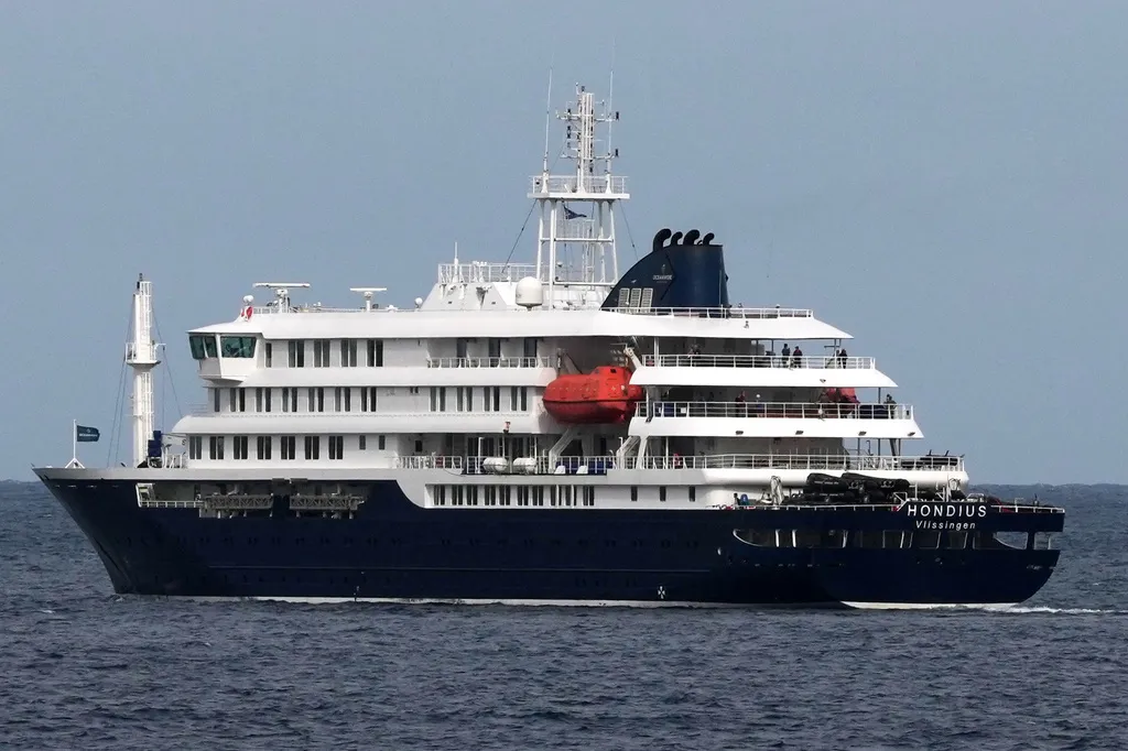 Kruzer sa hantavirusom stigao na Tenerife, u toku evakuacija putnika