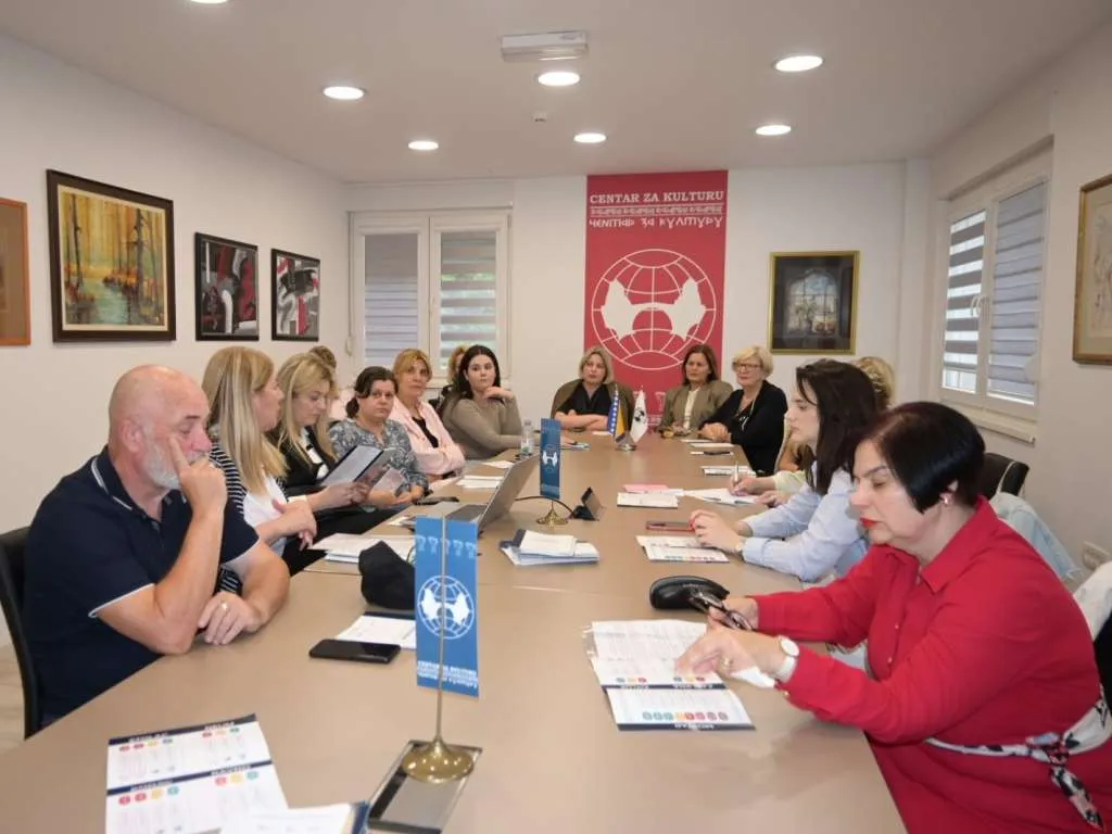 Inicijativa građanki/na Mostar predstavila Hodogram za prijavljivanje nasilja u porodici u HNK