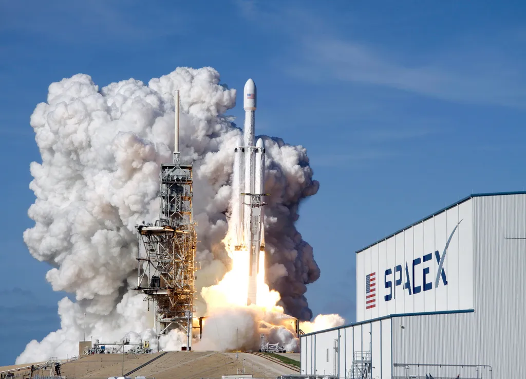 Svemirska trka seli se na Wall Street: Da li SpaceX ide na berzu?