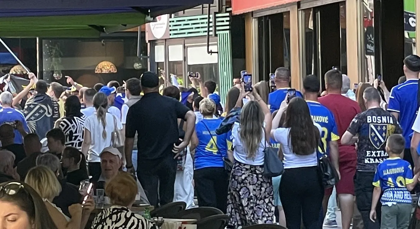 Previše fudbalske groznice: Kardiolozi upozoravaju navijače da se pripaze