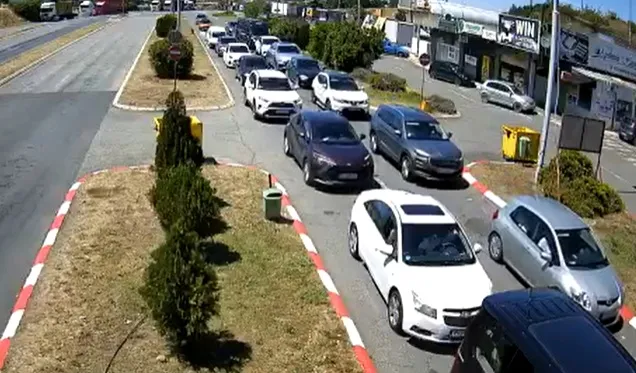 Duge kolone na ulazu u Grčku, putnici čekaju i po pet časova