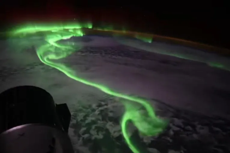 NASA objavila spektakularni snimak polarne svjetlosti iz svemira