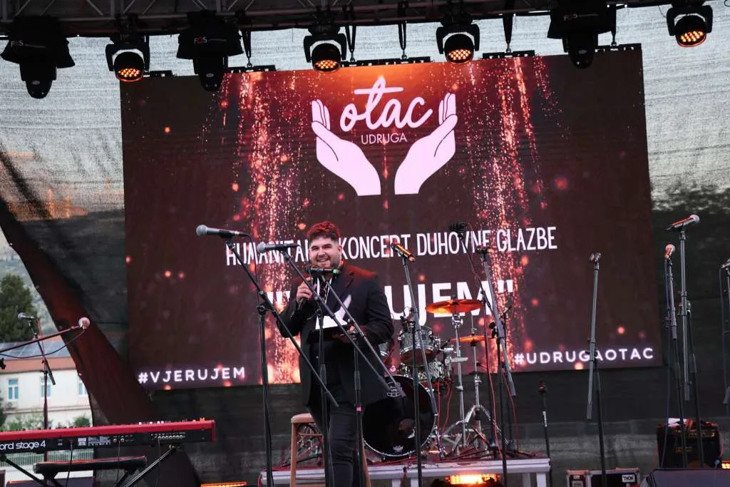 Humanitarni koncert 'Vjerujem 2026.' okupio brojne građane u potpori djeci s teškoćama u razvoju