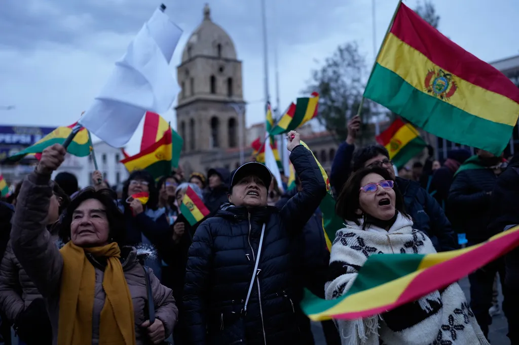 Bolivija uvodi vanredno stanje nakon višenedjeljnih protesta