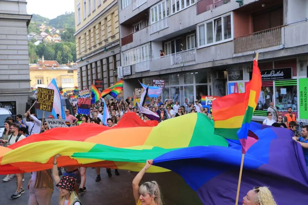 U Sarajevu danas Povorka ponosa, brojne izmjene u javnom prevozu