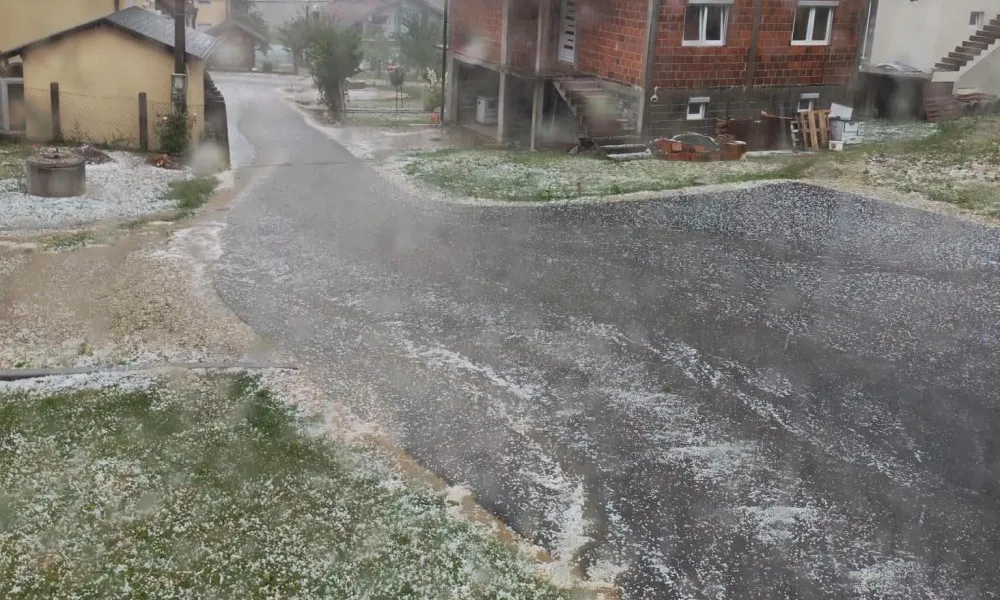 Nevrijeme širom RS, bez struje 6.000 domaćinstava