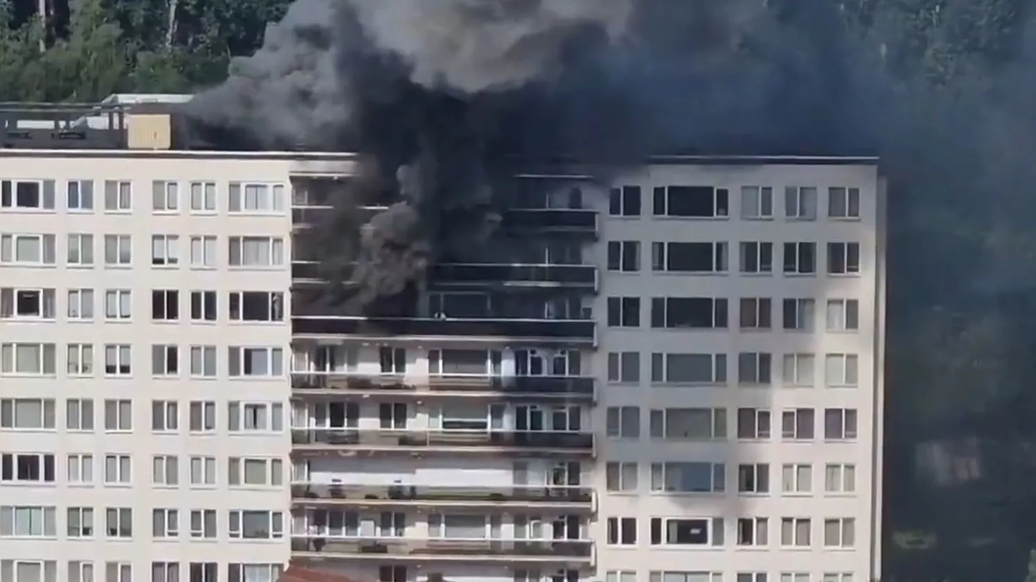 Više poginulih i povrijeđenih u požaru u zgradi u Antverpenu 