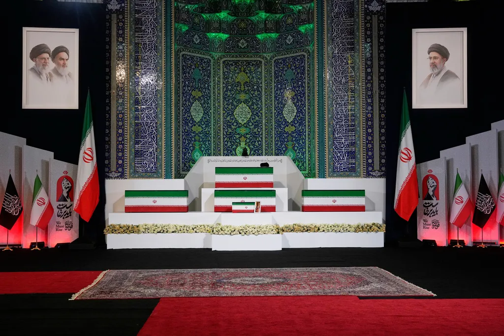 Delegacije iz gotovo 100 zemalja na ceremoniji odavanja pošte Alija Khameneija