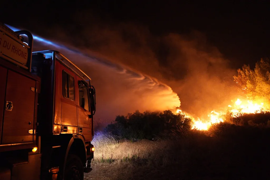Najmanje 10.000 evakuisanih u Francuskoj zbog požara