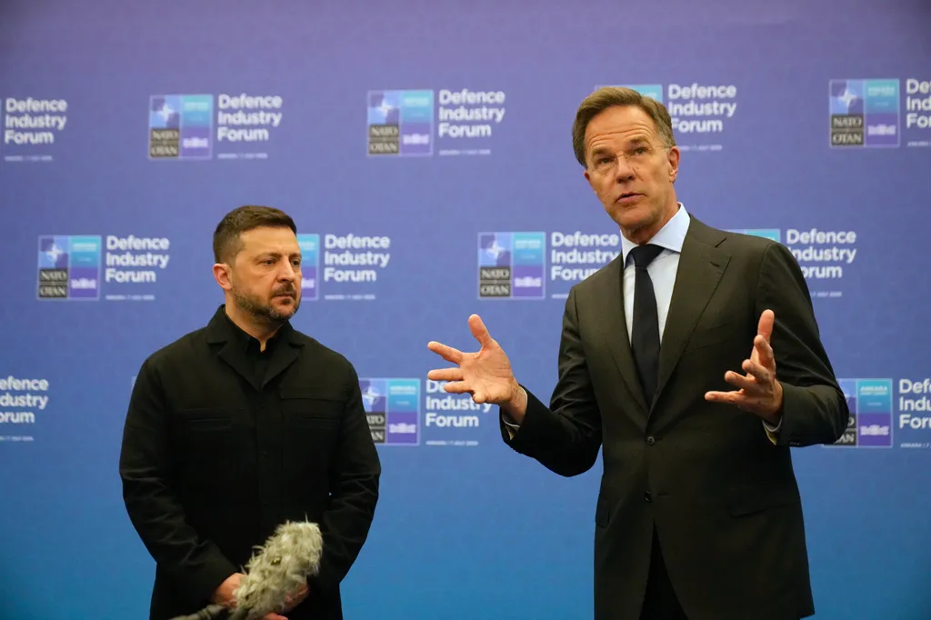 Zelenski pozvao Evropu da ubrza proizvodnju protivvazdušne odbrane na samitu NATO-a u Ankari
