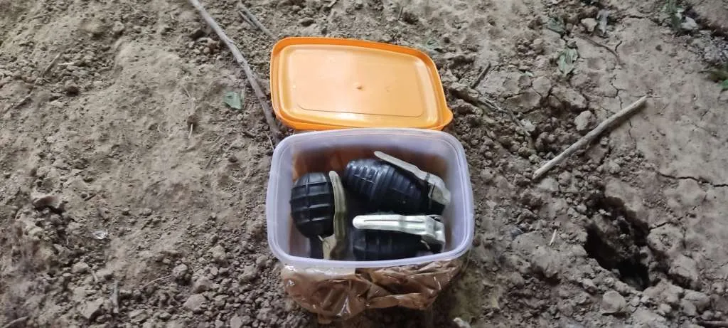 U Brčkom pronađene tri ručne bombe, djeca ih otkrila ispod mosta tokom igre