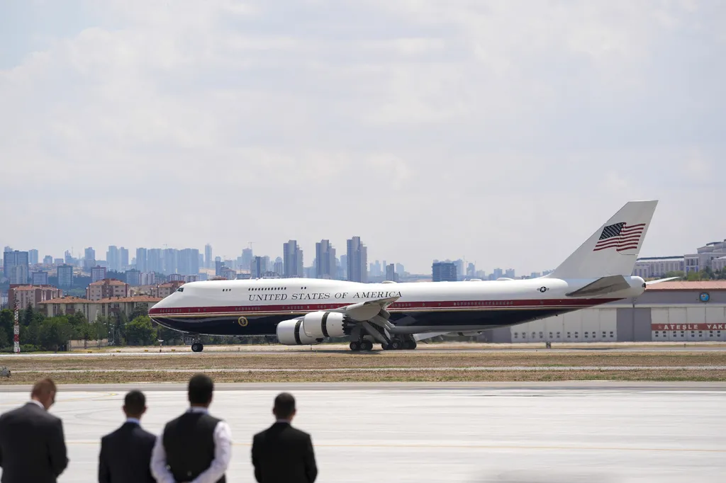 Novinari New York Timesa dobili sudske pozive zbog izvještavanja o avionu Air Force One