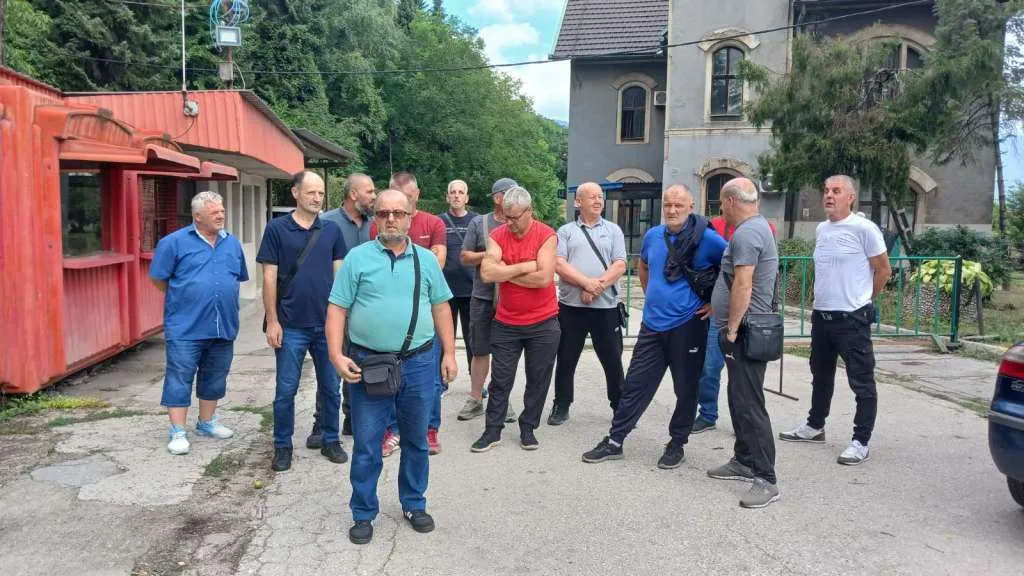 Protest penzionisanih zeničkih rudara: Nema penzije, a sada ne mogu ovjeriti ni zdravstvene knjižice
