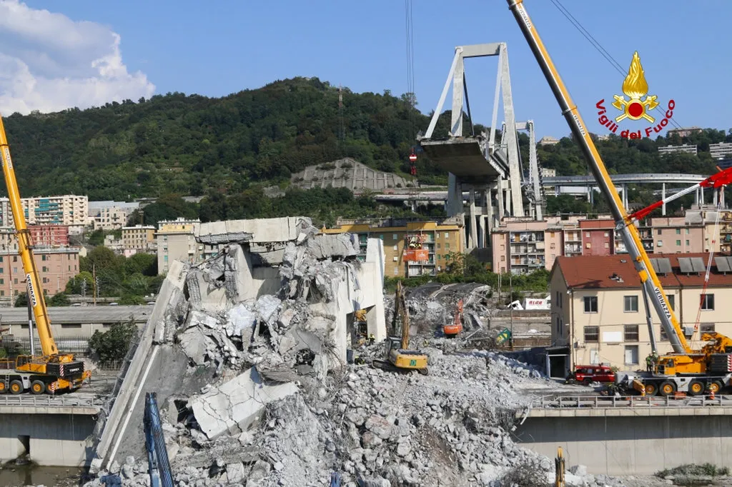 Zbog pada mosta kod Đenove 32 ljudi osuđeno na zatvor, uključujući bivšeg direktora "Autostrade"