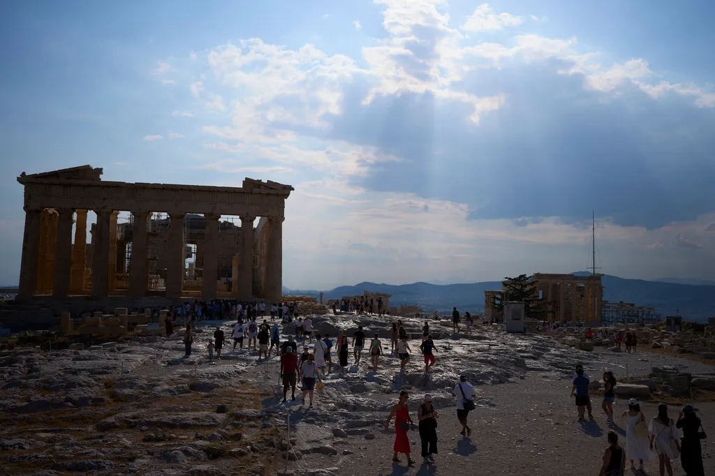 Turisti izbodeni nožem u blizini Akropolja