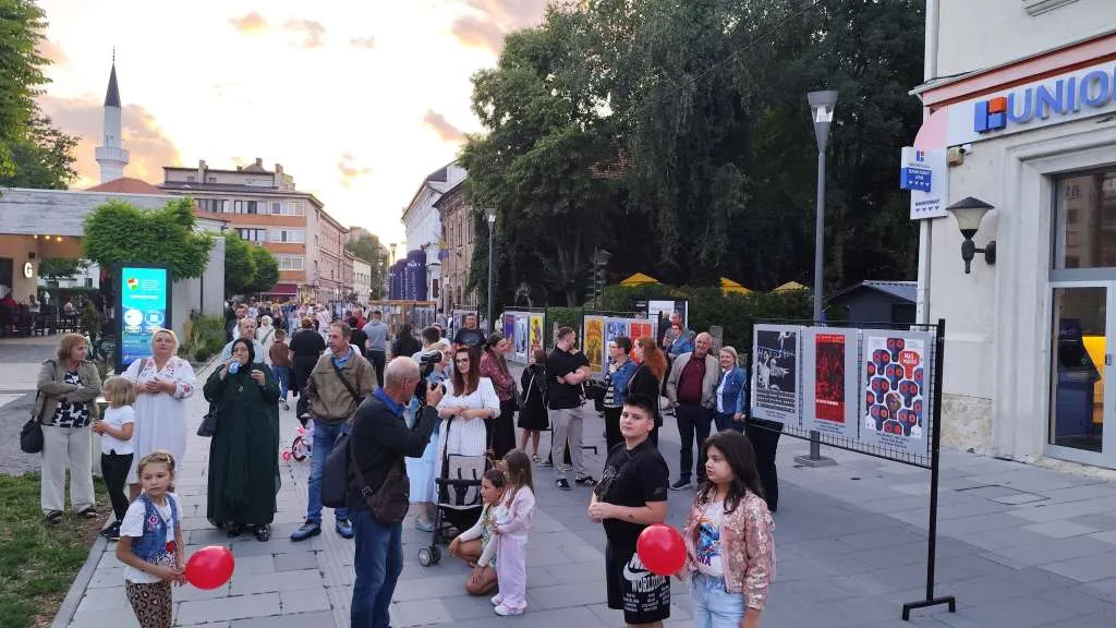 Filmska baština BiH na Travničkom korzu: Izloženo 50 kultnih plakata domaćih filmova