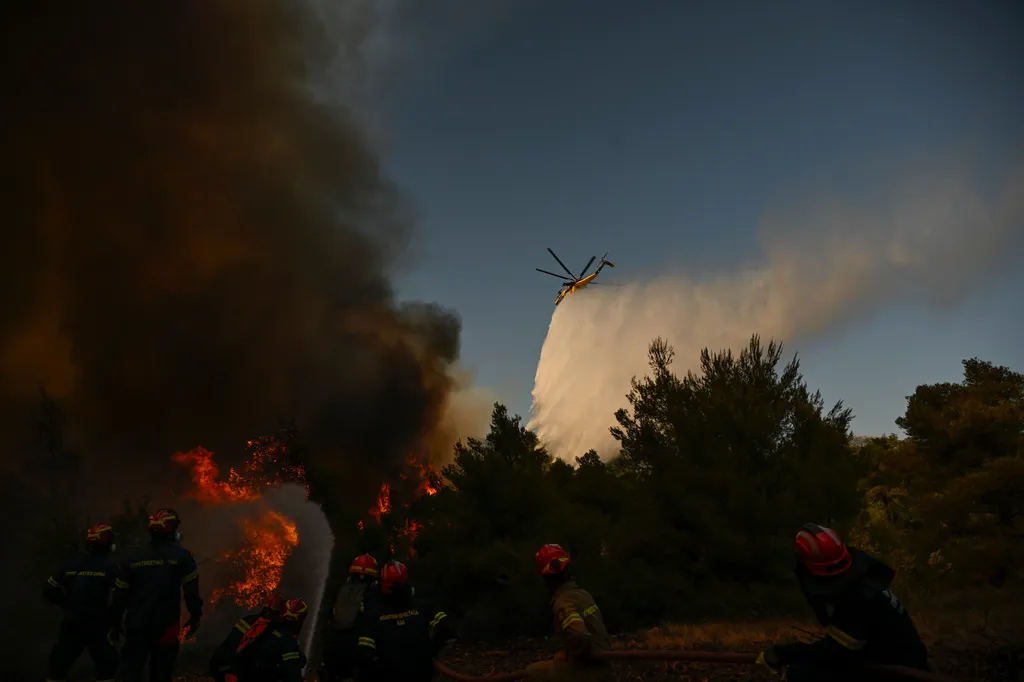 Dva helikoptera sudarila se tokom gašenja požara u Grčkoj