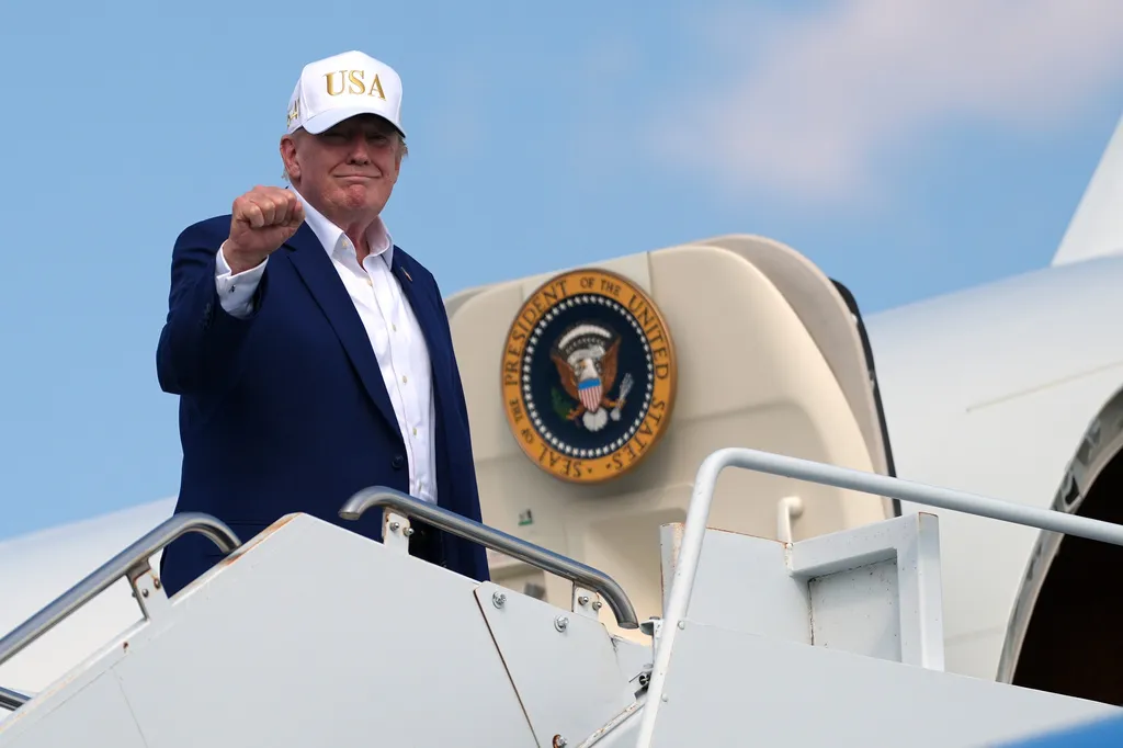 Izraelske službe obavijestile SAD o mogućem napadu Irana na Trumpa, tajno prebačen u vojni avion