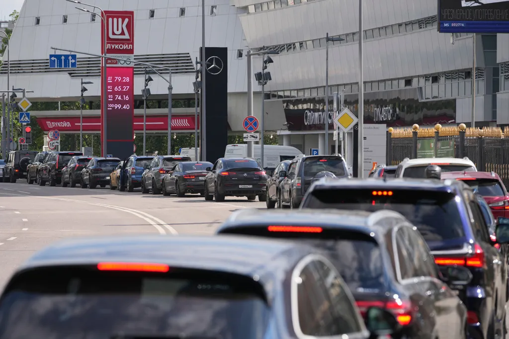 Rusija priznaje nove nestašice benzina usljed ukrajinskih napada