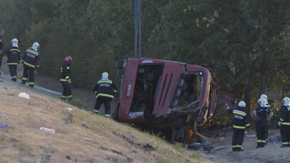 Mađarska: U nesreći autobusa na autoputu M3 poginulo 12 ljudi
